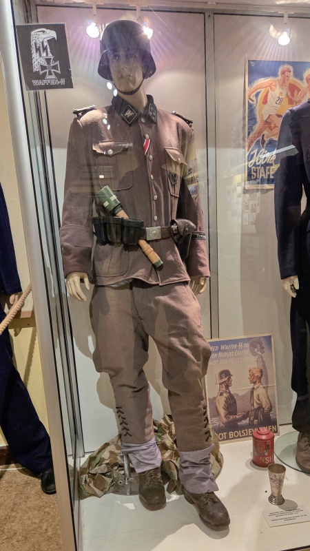 Waffen-SS(武装親衛隊)の軍服