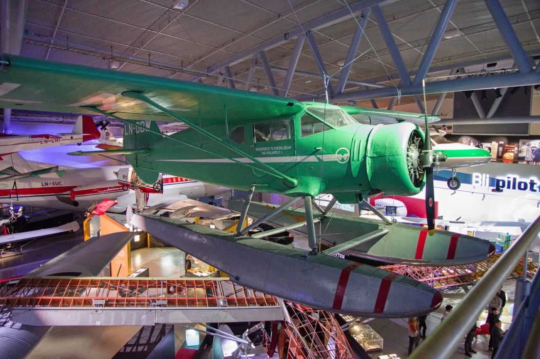 ノルウェー北部の航空会社 Widerøe’s Flyveselskap(ウィデロー航空) が使用していた
Waco ZQC-6 水上機(アメリカ製))