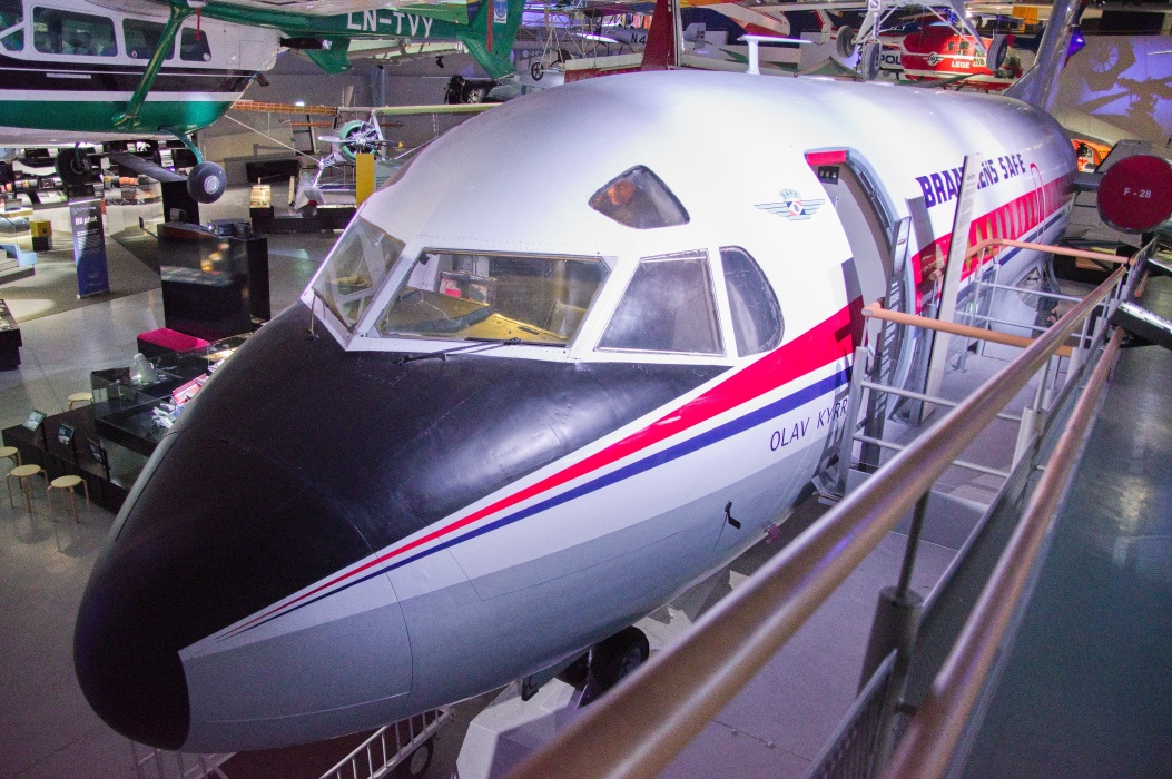 ノルウェーの航空会社 Braathens SAFE(ブラーテンス・セーフ) が運用していた
Fokker F28 Fellowship(フォッカー F28 フェローシップ)旅客機の実機コクピット展示