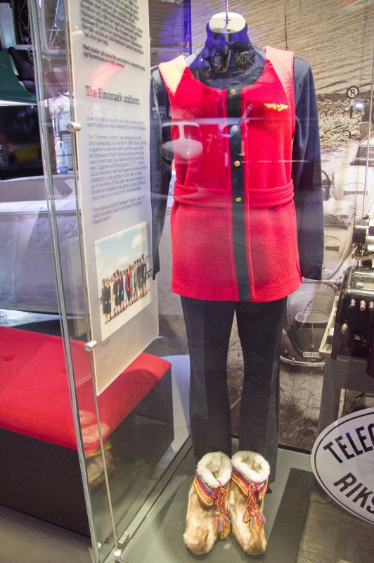 Finnmark uniform(フィンマルク・ユニフォーム)、民族衣装の縁取りを現代的にアレンジ。